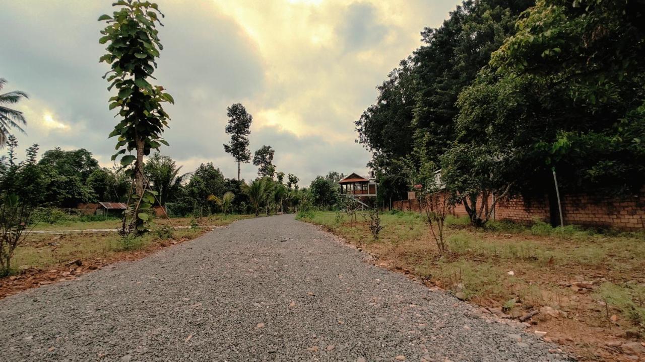 Homestay Dat Viet Cát Tiên Exterior foto